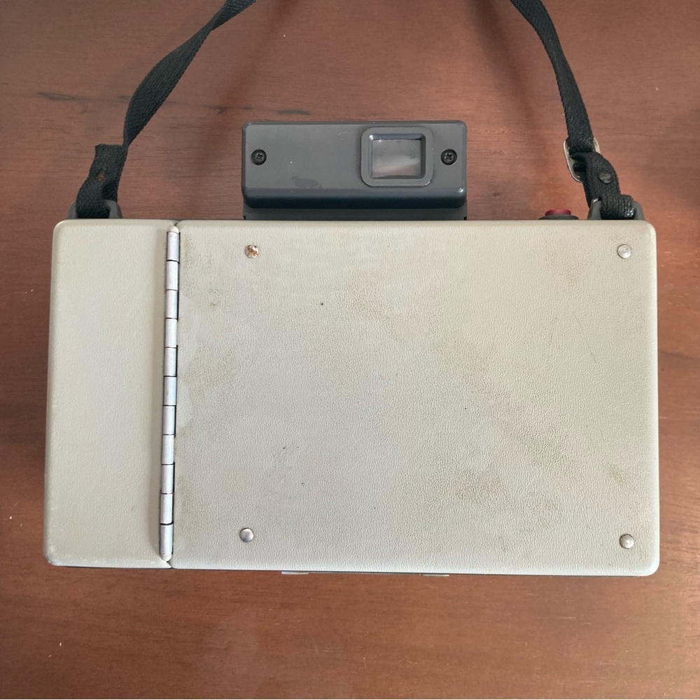 Vintage Polaroid Automatic 104 Land Camera with case and Flash Untested As Is - Picture 12 of 14